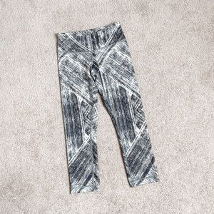 Lululemon athletica black white printed leggings